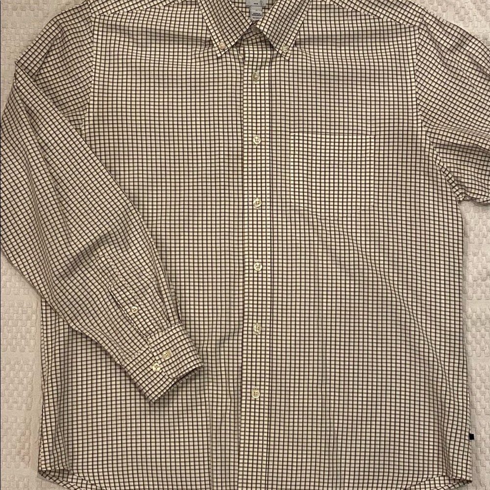 Gap classic fit. Size medium